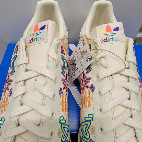NEW adidas Originals Stan Smith Pride Shoes Men's Size 11.5 Cream White #GX6394 - Picture 6 of 15